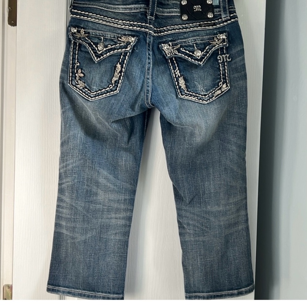Miss Me Blue Cropped Ankle Jeans with Distinctive Design